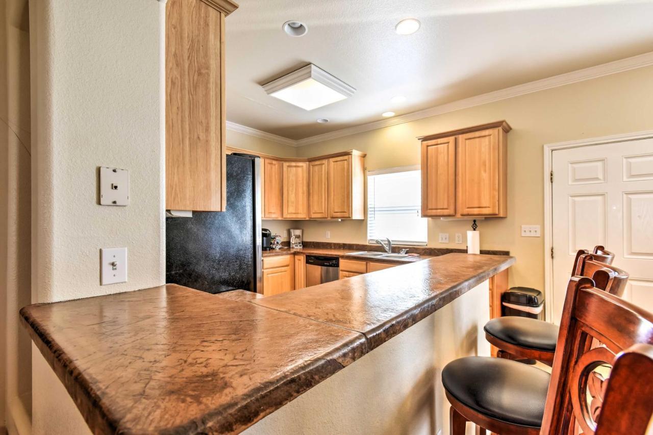 Waterfront Corpus Christi Townhome With Pool And Dock! Kültér fotó