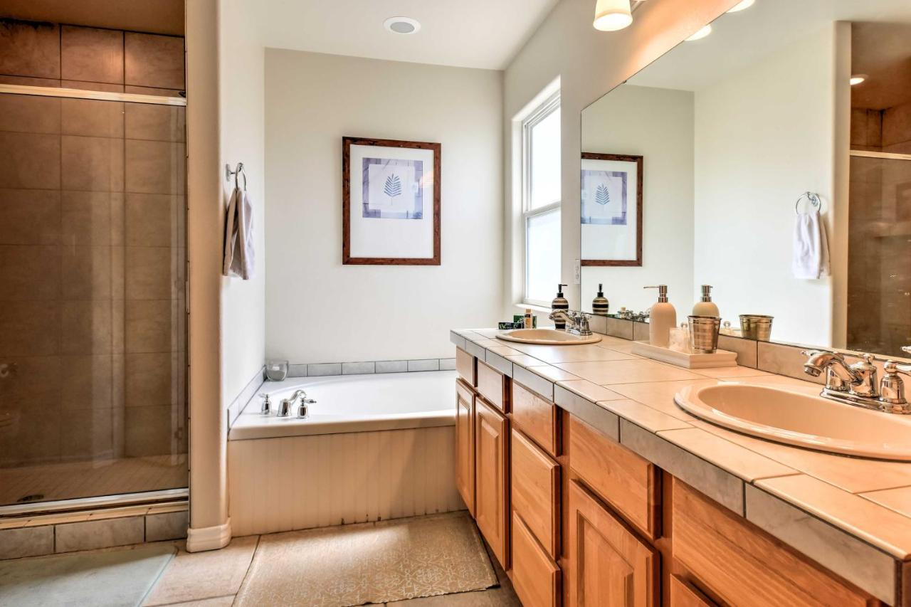 Waterfront Corpus Christi Townhome With Pool And Dock! Kültér fotó